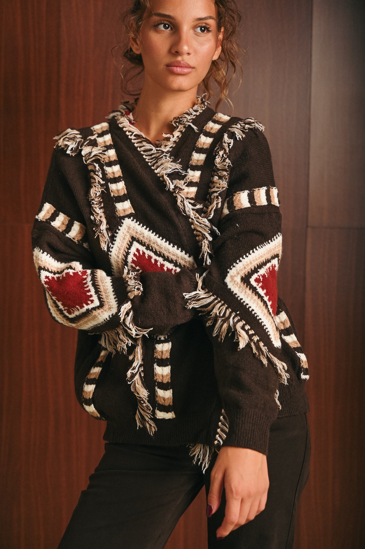 Cardigan donna jacquard effetto blanket con frange e fantasia etnica