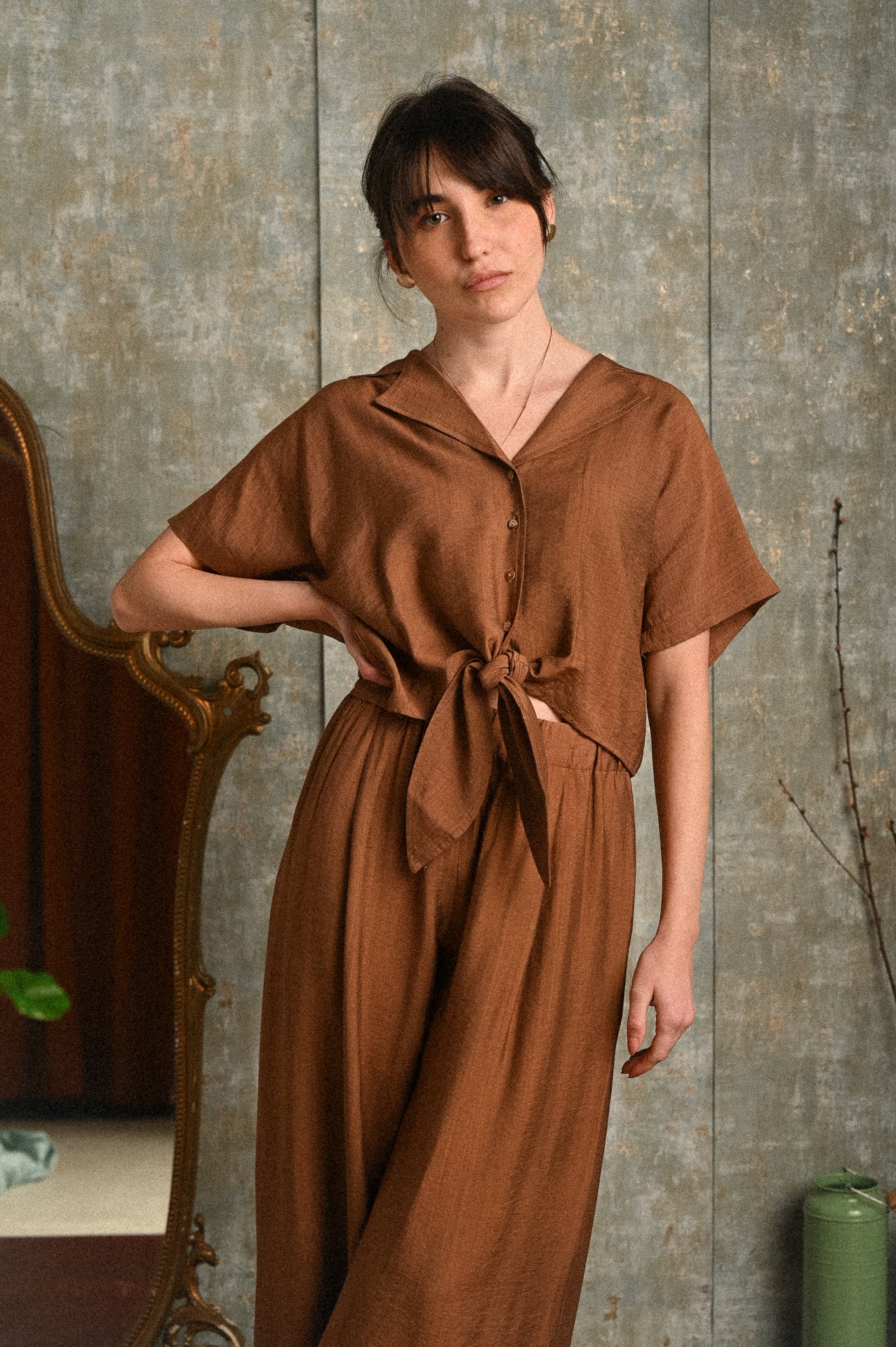 Set Betulla color coccio in viscosa – completo donna con top nodo e pantaloni palazzo morbidi