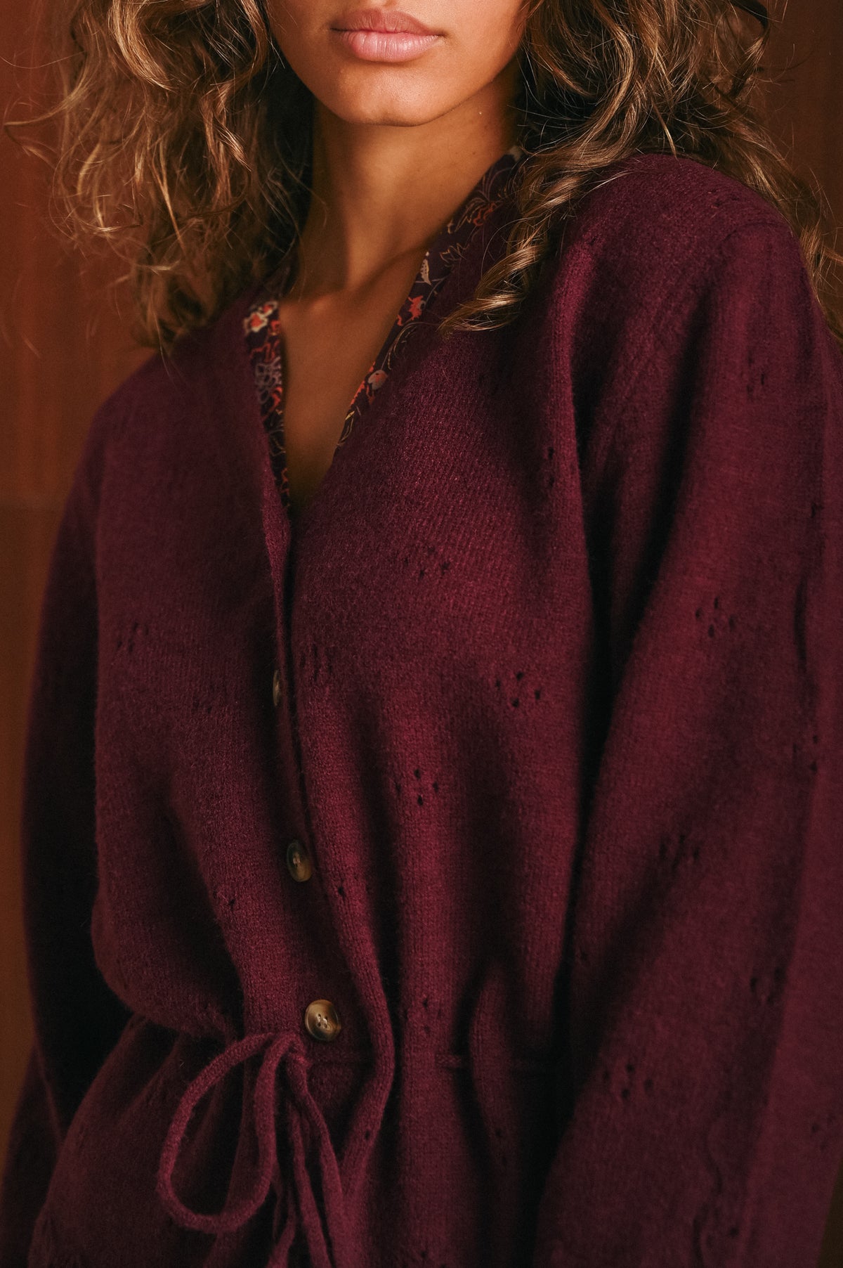 Cardigan Donna Bordeaux Ricamato con Scollo a V