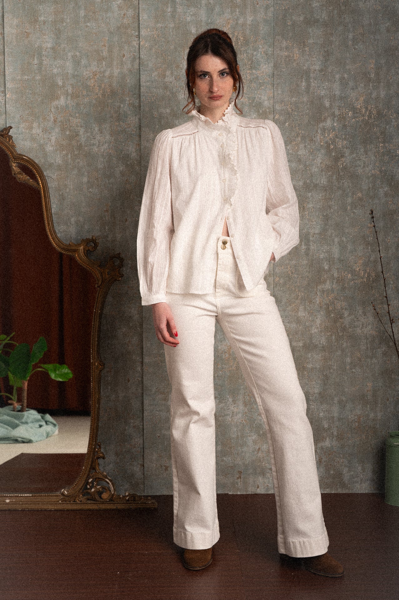 Camicia Biancospino in Cotone con Colletto Vittoriano e Ruches