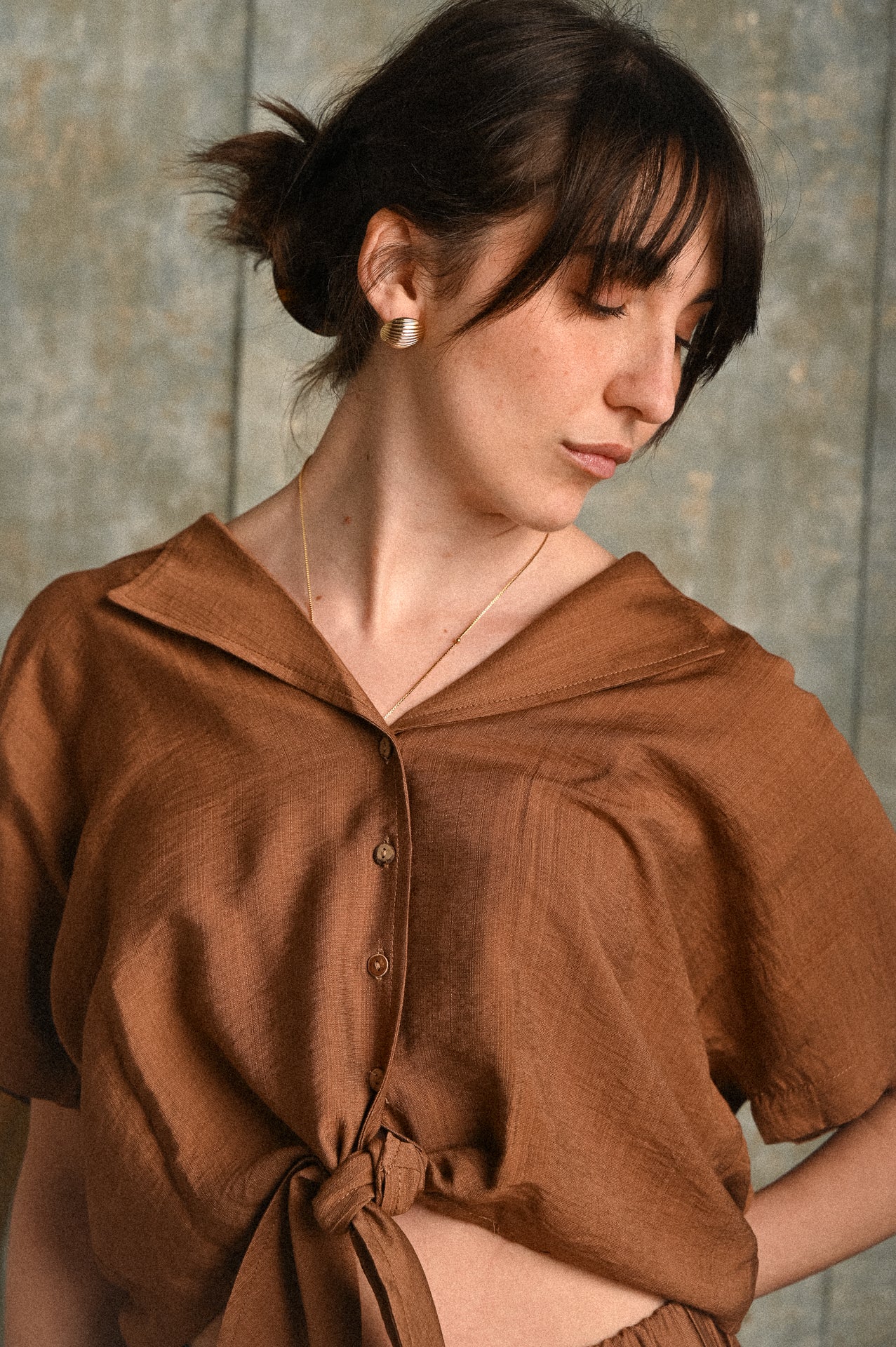 Set Betulla color coccio in viscosa – completo donna con top nodo e pantaloni palazzo morbidi