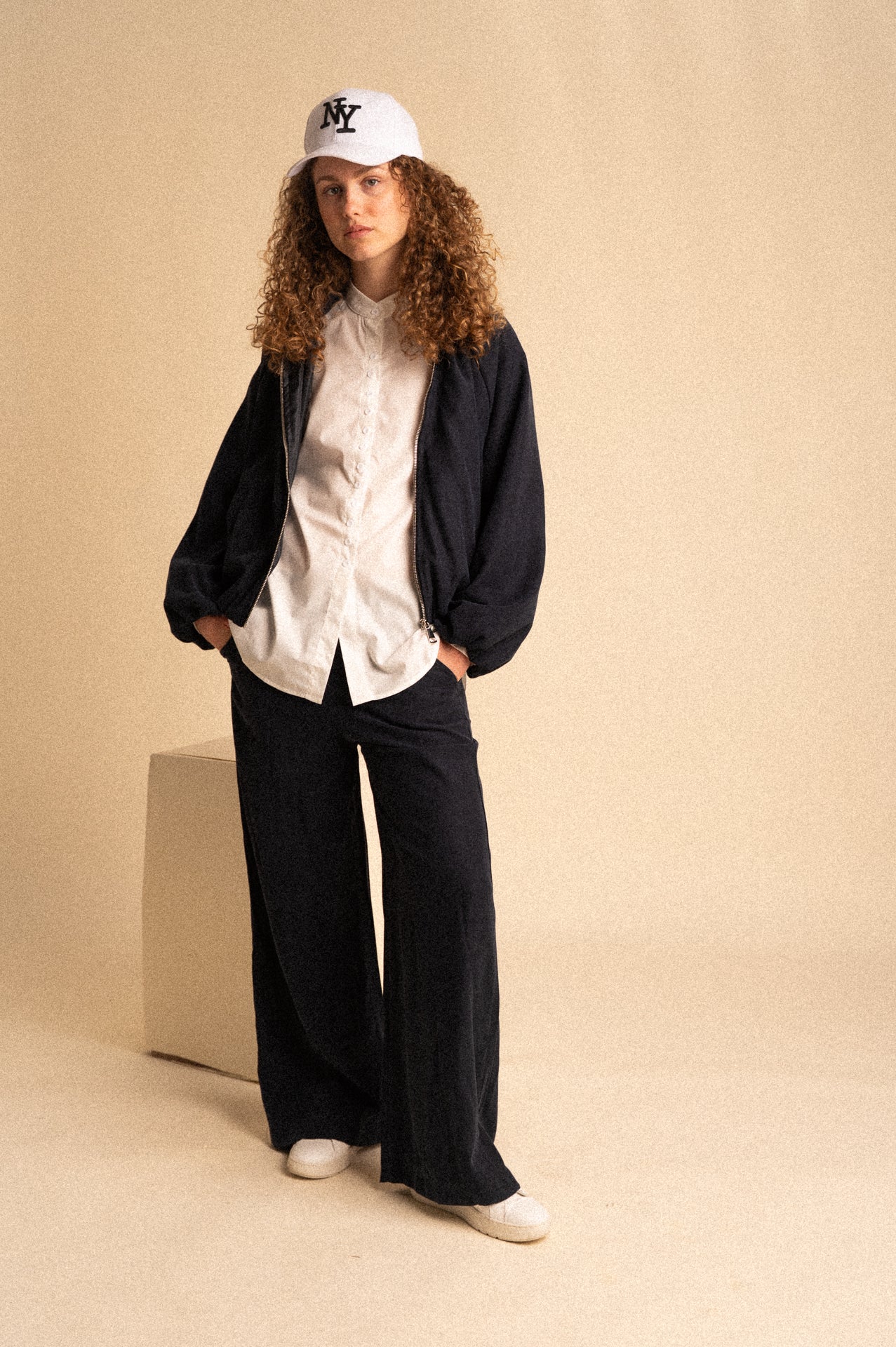 Pantalone palazzo donna blu notte con elastico in vita e tasche – vestibilità fluida