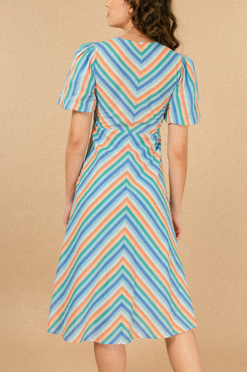 Abito “Capri” – abito midi a righe con nodo frontale