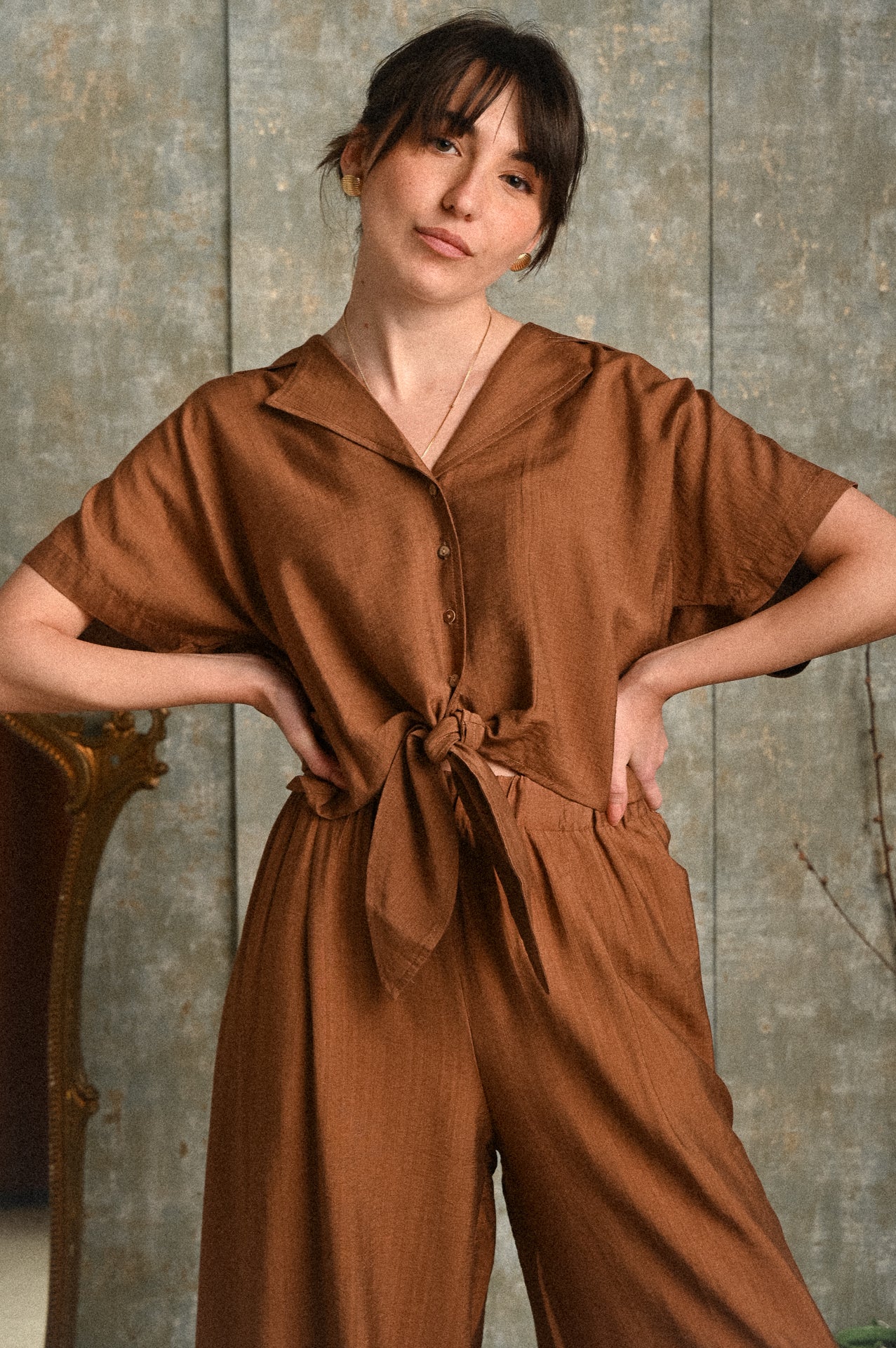 Set Betulla color coccio in viscosa – completo donna con top nodo e pantaloni palazzo morbidi