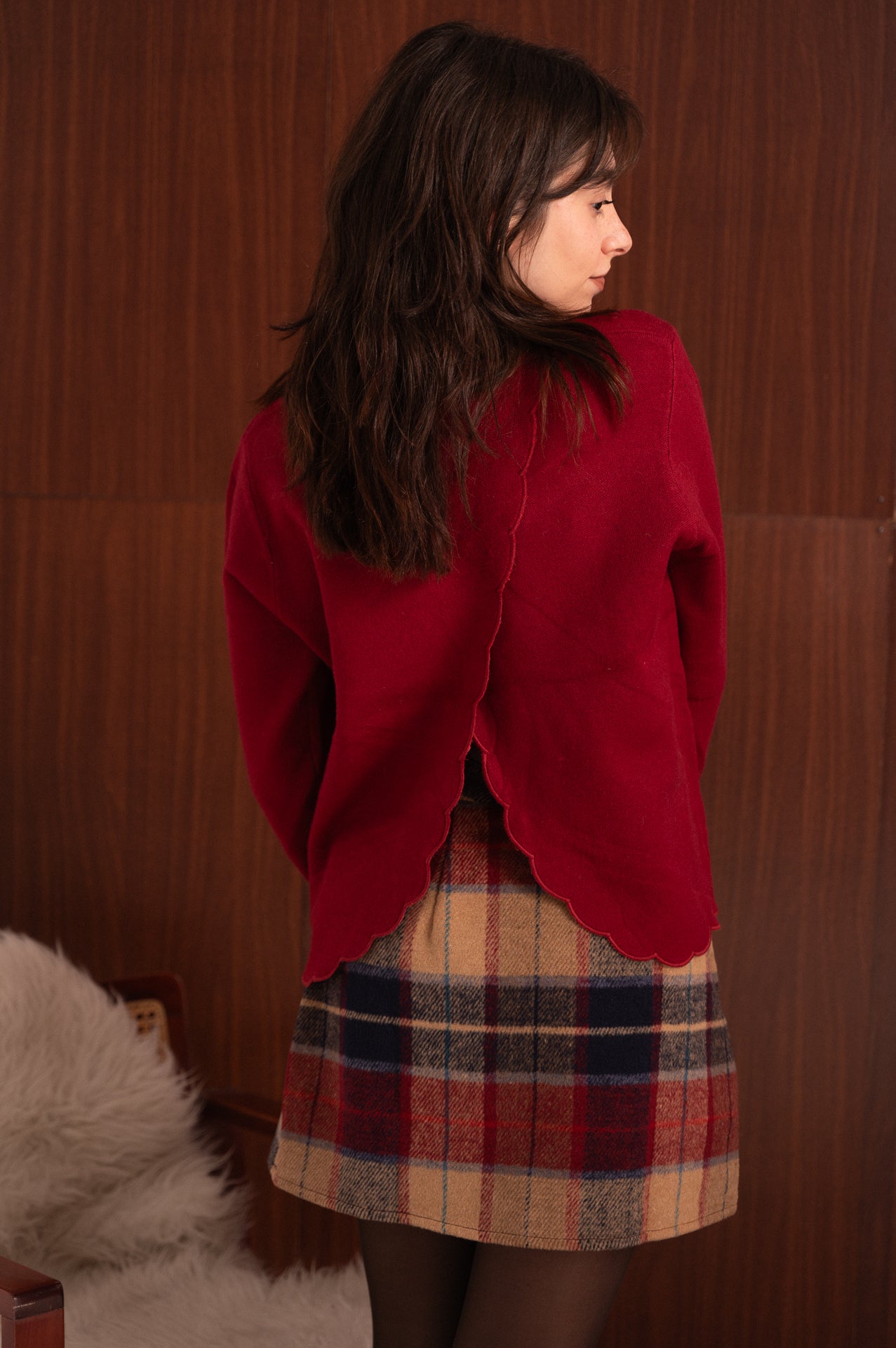 Maglioncino bordeaux Girocollo con Taglio Ondulato sulla Schiena