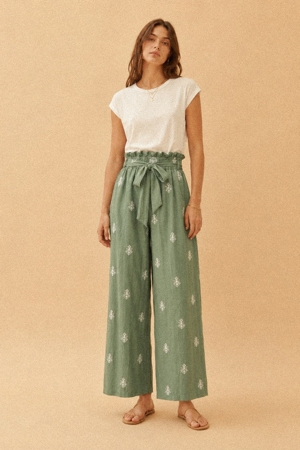Pantalone ampio in cotone e lino con cintura