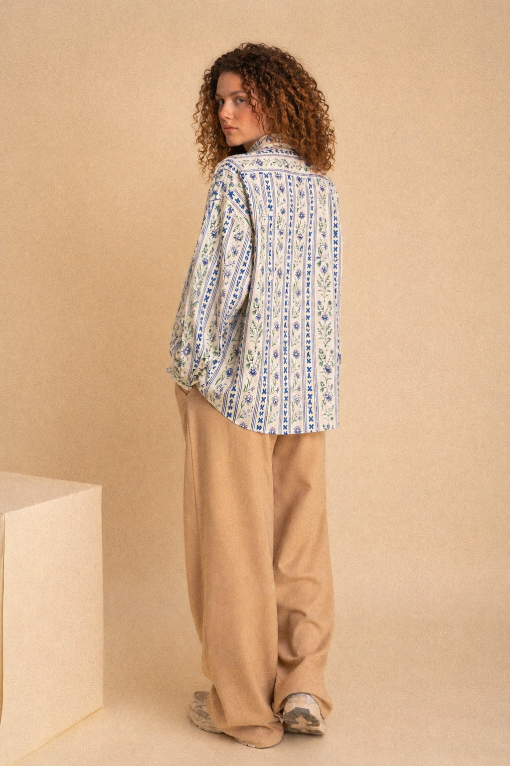 Camicia Bianca Fantasia Floreale in Cotone