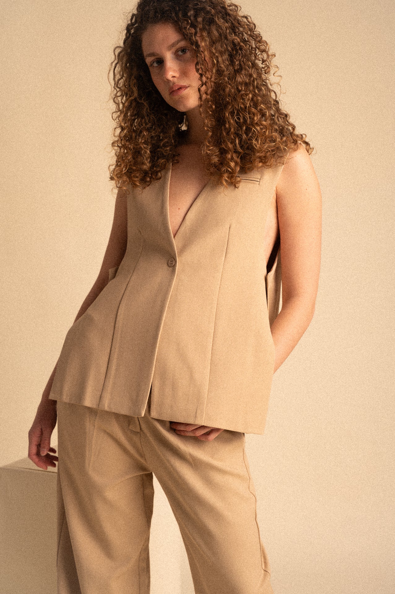 Completo Donna beige con Gilet Sartoriale Over e Pantalone Palazzo
