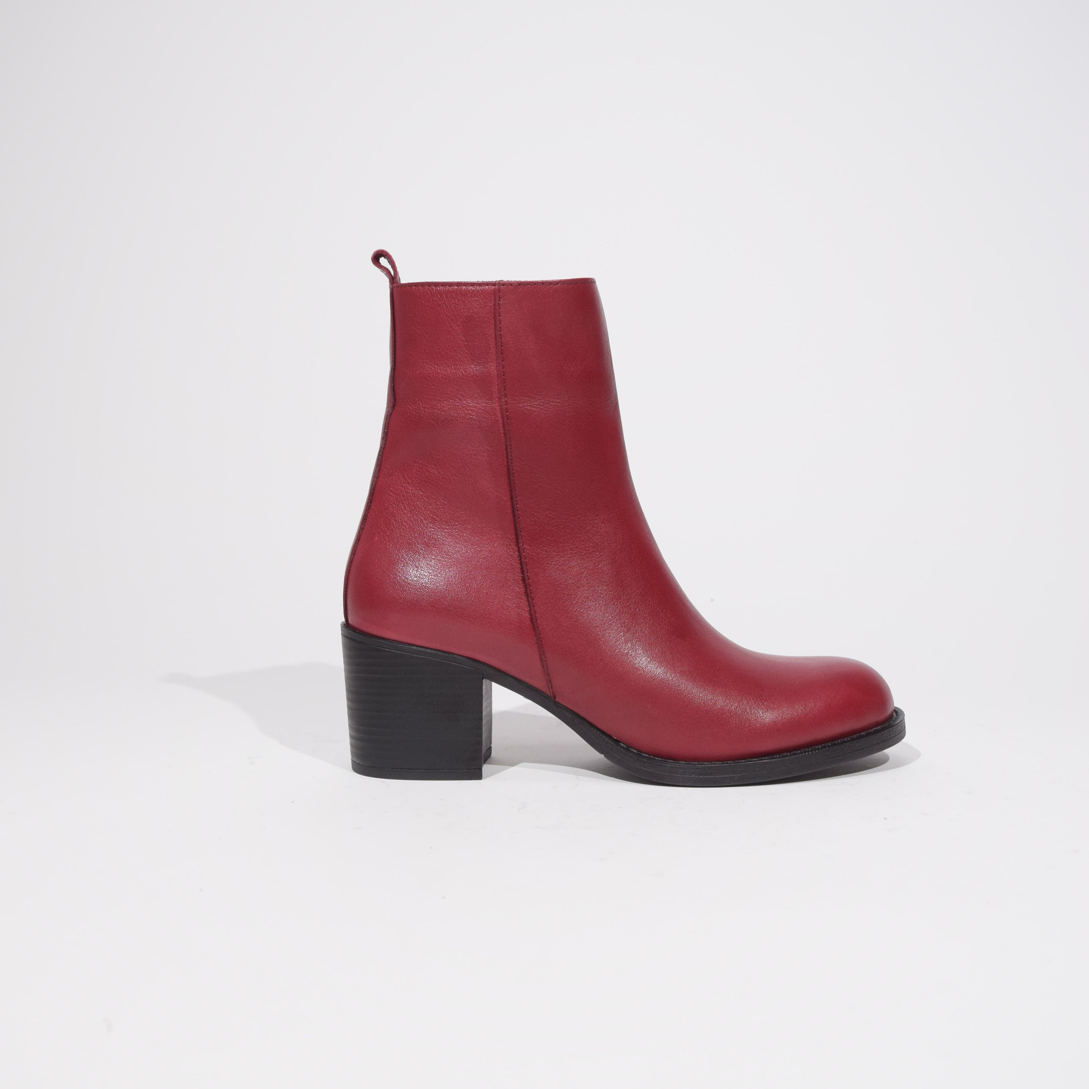 Stivaletto bordeaux in pelle con tacco