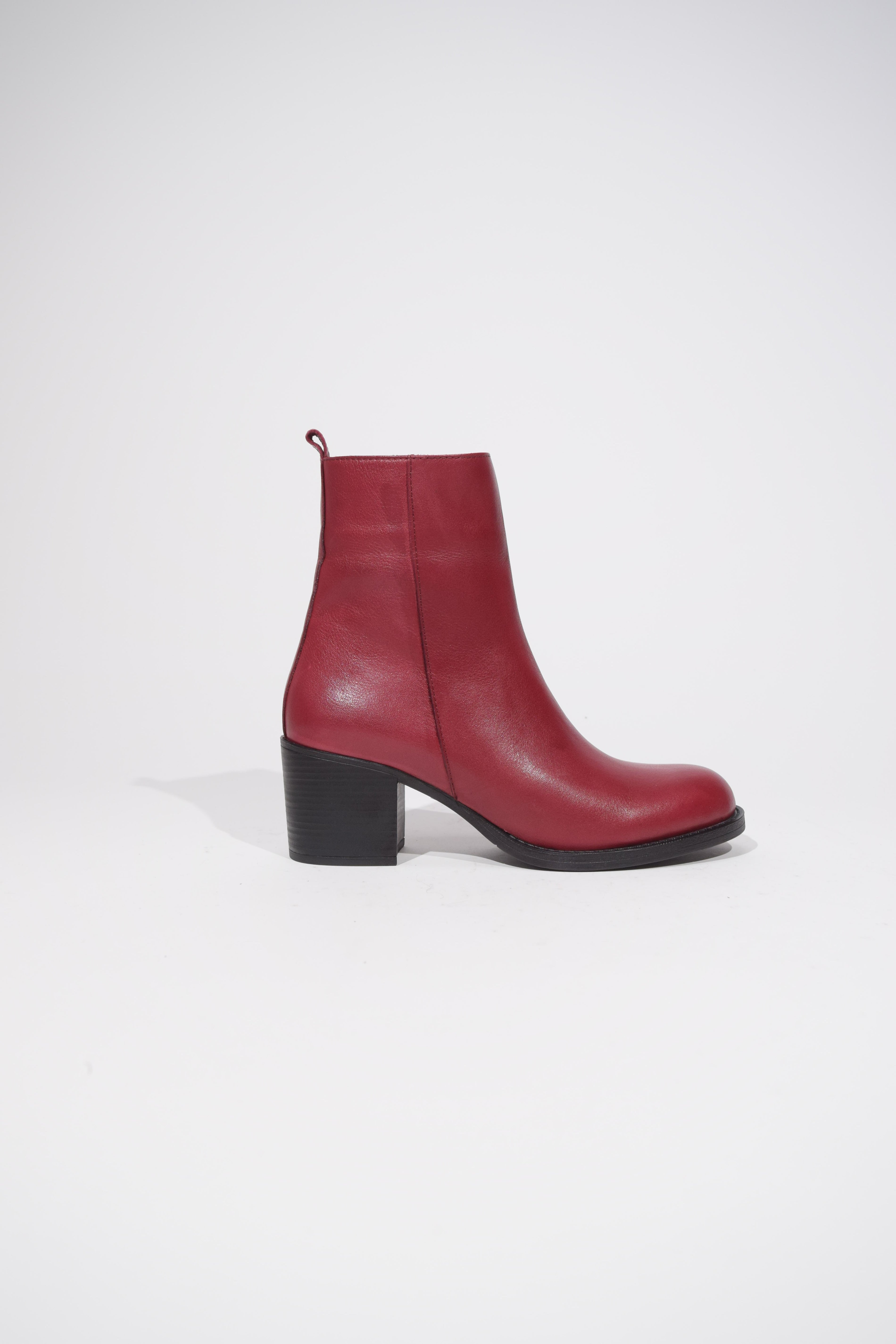 Stivaletto bordeaux in pelle con tacco