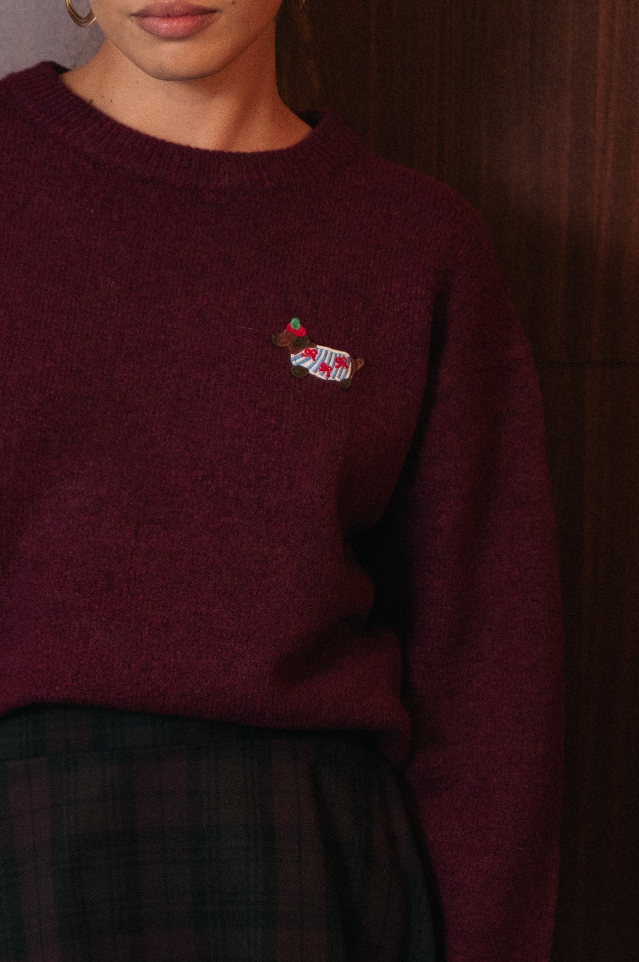 Maglione Donna Borgogna con Patch Bassotto Ricamato | Girocollo | Maglia Invernale