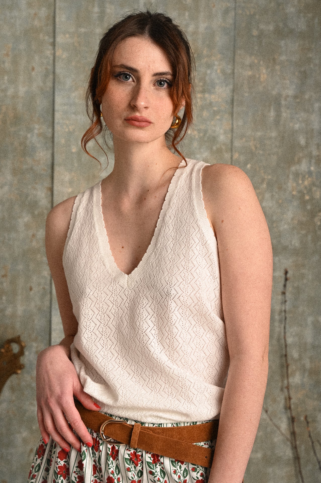 Top Protea bianco con motivo ricamato