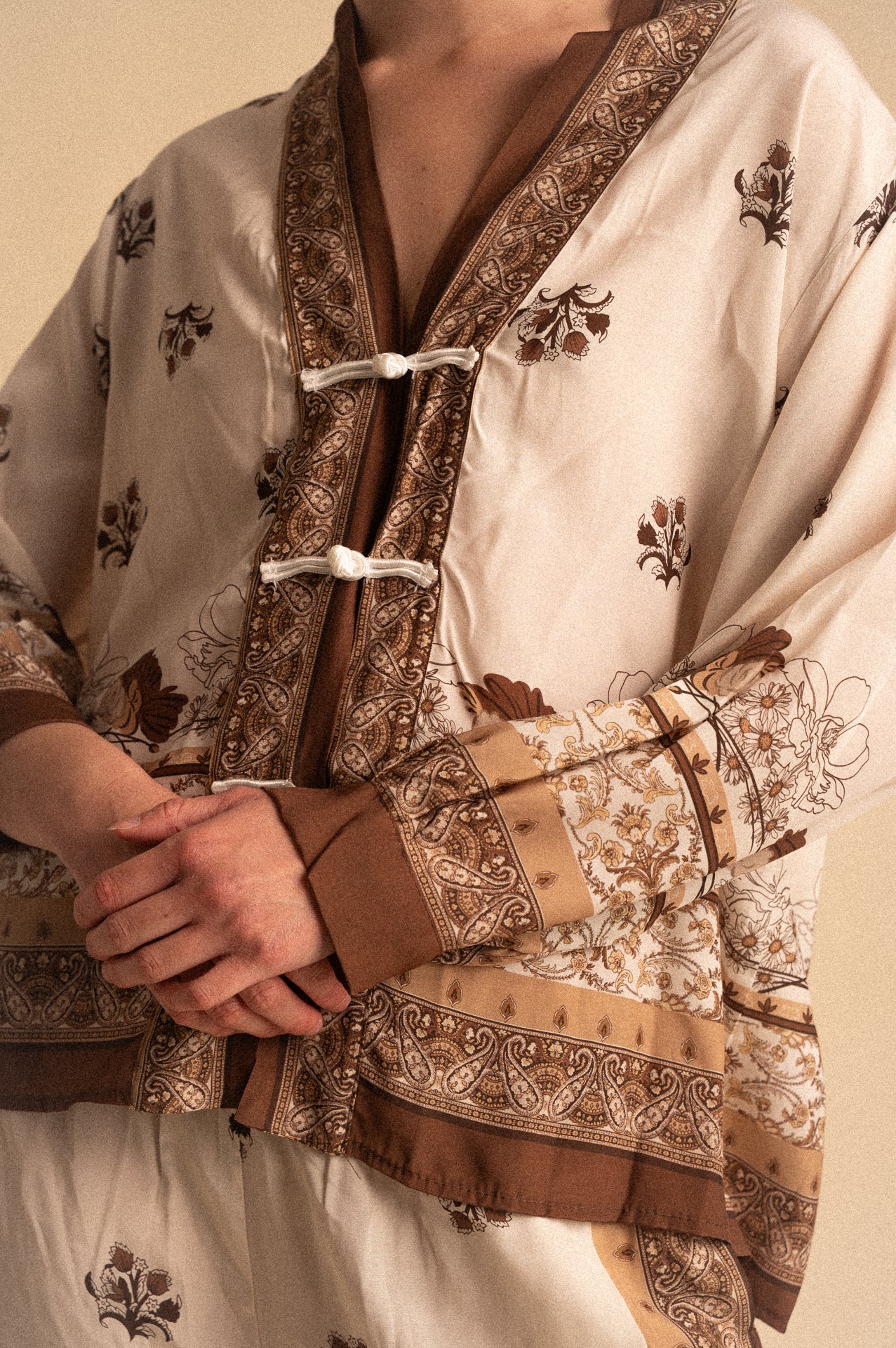 Kimono Donna Fantasia Paisley in Viscosa con Chiusura Frontale – Kimono Elegante Leggero