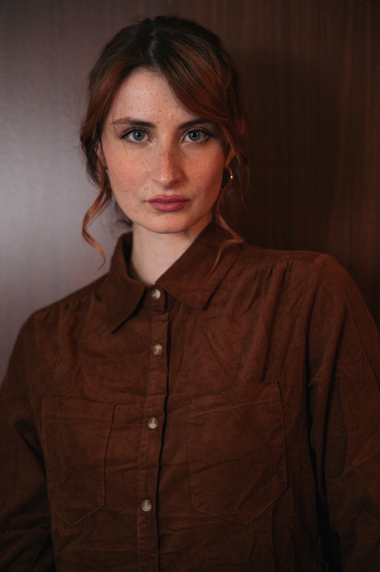 Abito Chemisier Corto in Velluto a Coste | Marrone con Ruches | Stile Retrò