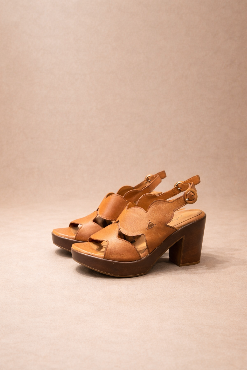 Sandali Platform in Vera Pelle color cuoio con Tacco Largo – Plateau