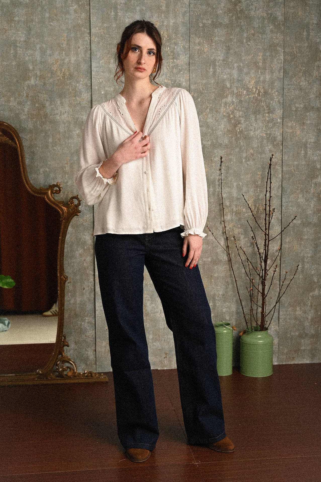 Blusa Melissa Donna Ricamata Bianca con Bottoni Posteriori – Pizzo Traforato Elegante