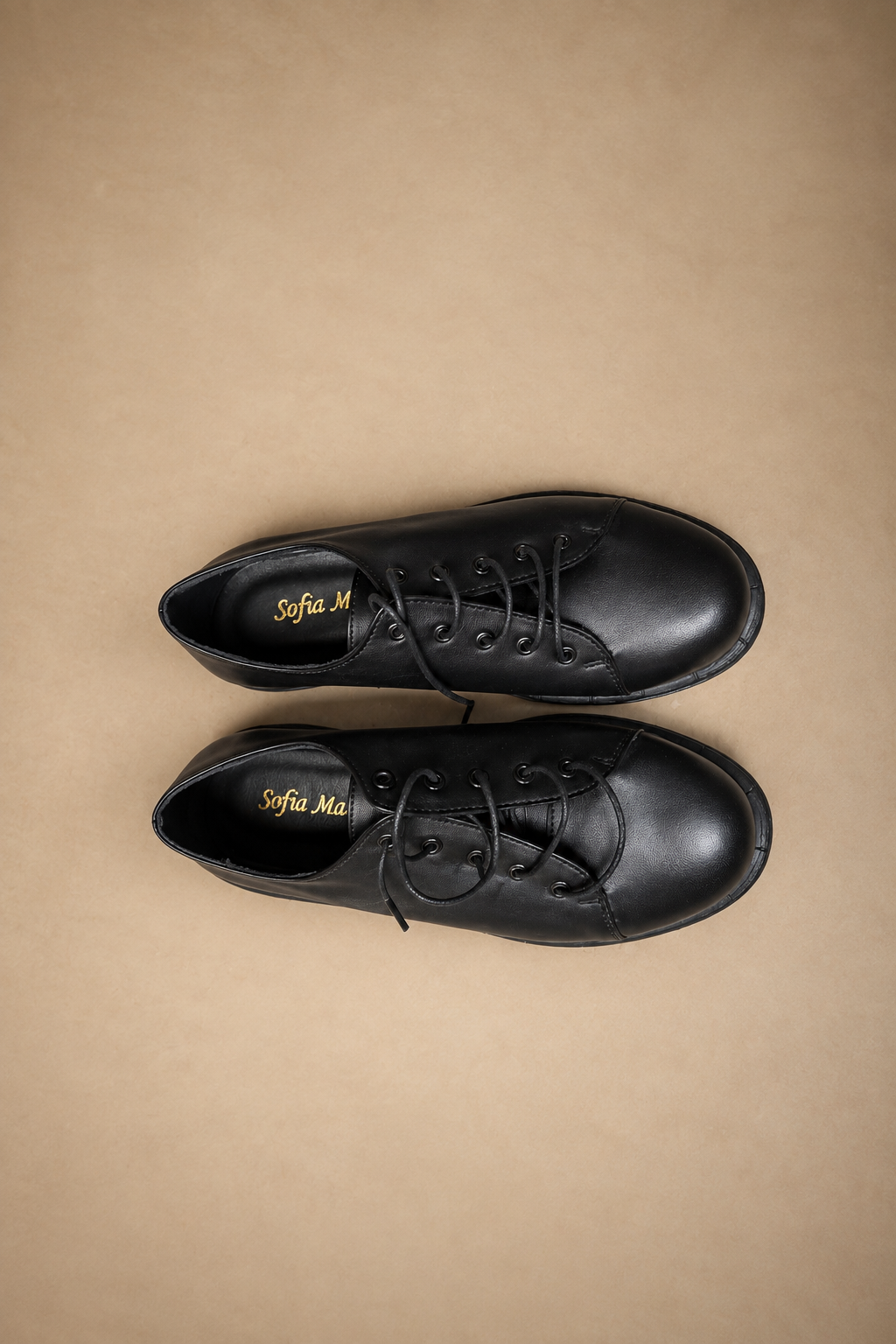Mocassino Donna con Lacci in Pelle nero e Suola in Gomma