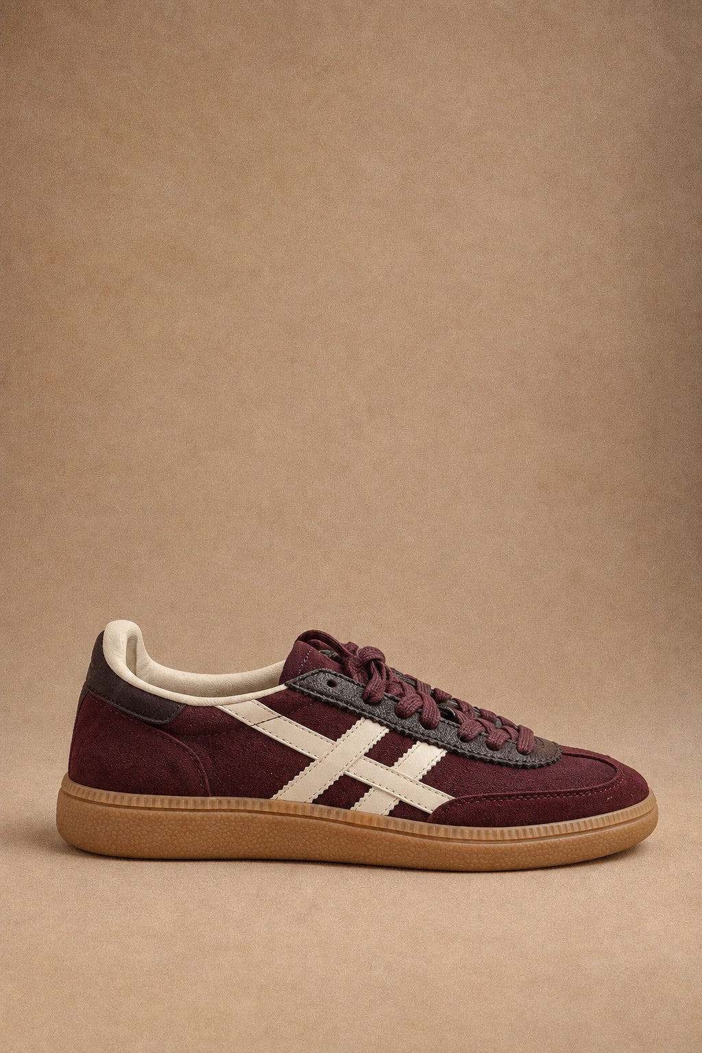 Sneakers Donna  bordeaux e Panna con Suola Caramello in Gomma e Dettagli Scamosciati